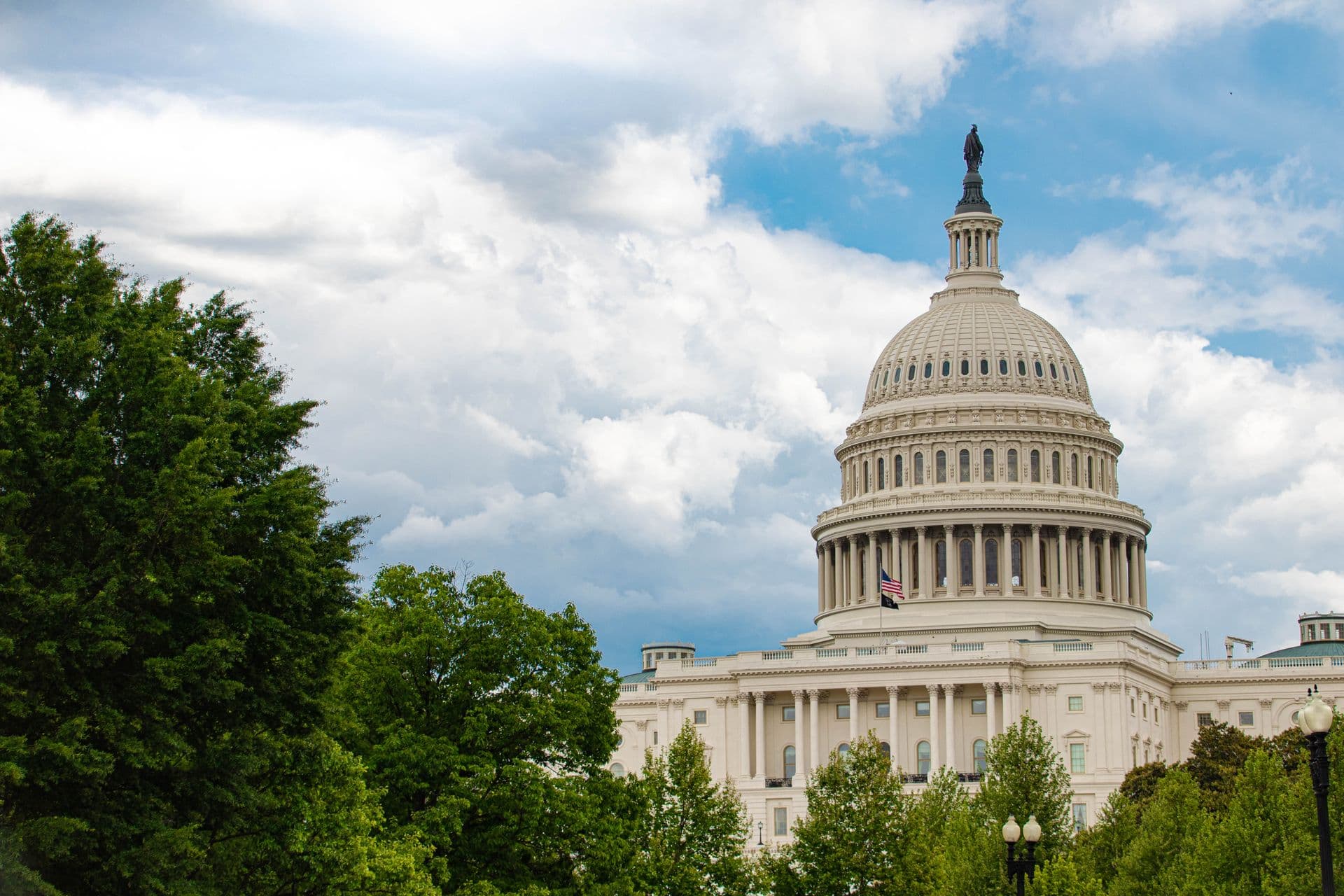 United States Capitol building representing government contracting